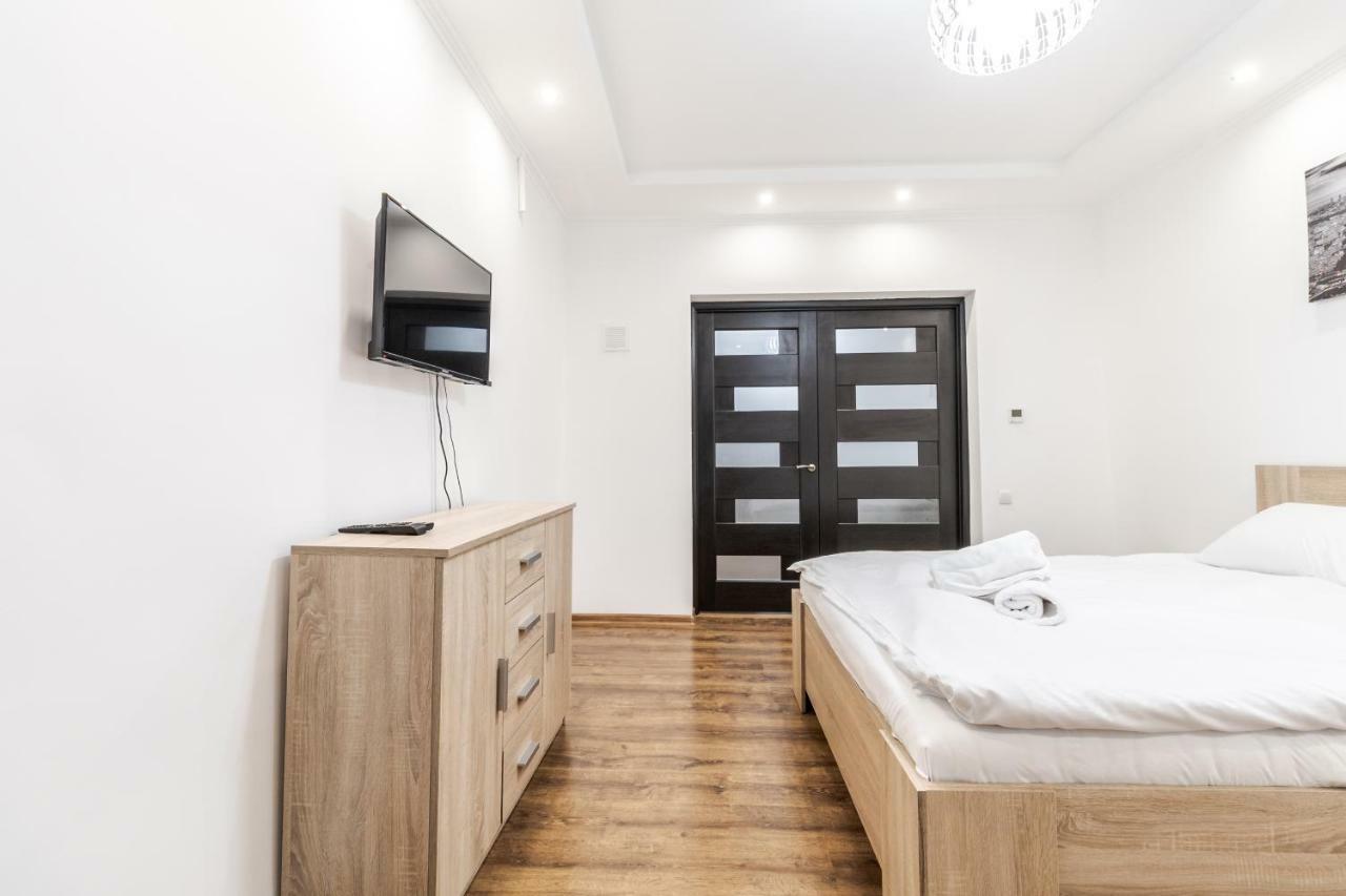 Homey Apartment Lviv Bagian luar foto