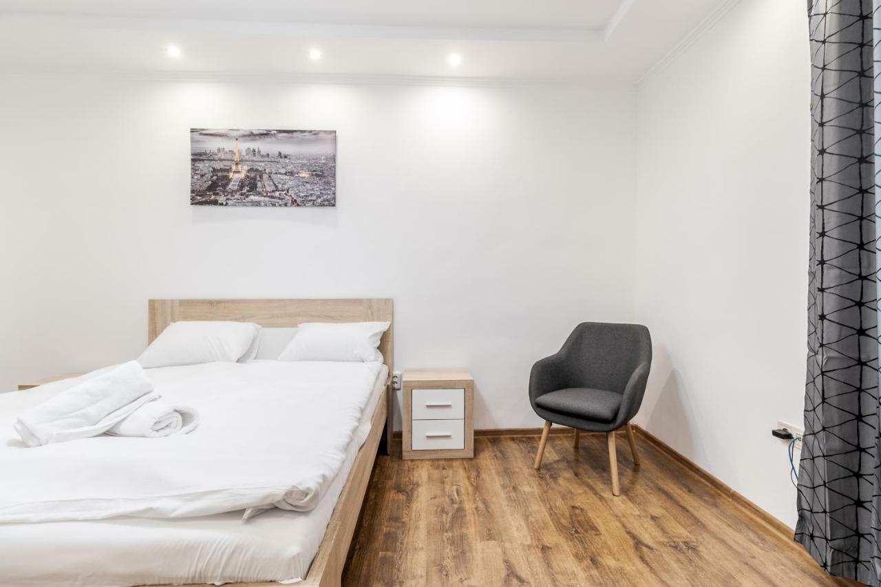 Homey Apartment Lviv Bagian luar foto