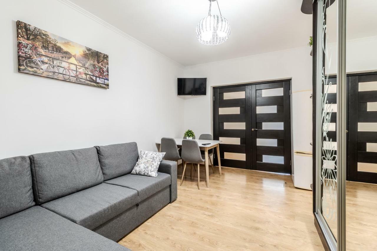 Homey Apartment Lviv Bagian luar foto