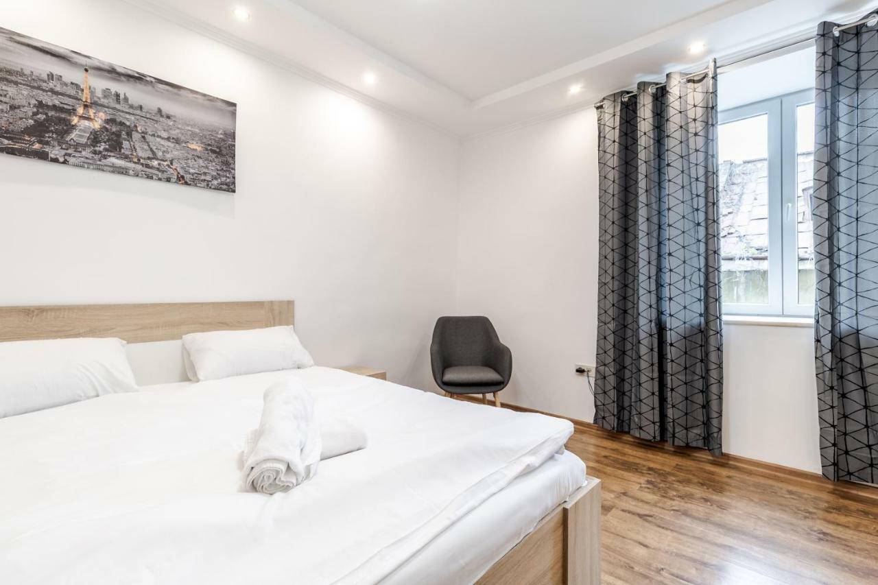Homey Apartment Lviv Bagian luar foto