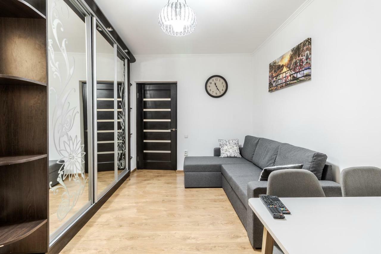 Homey Apartment Lviv Bagian luar foto