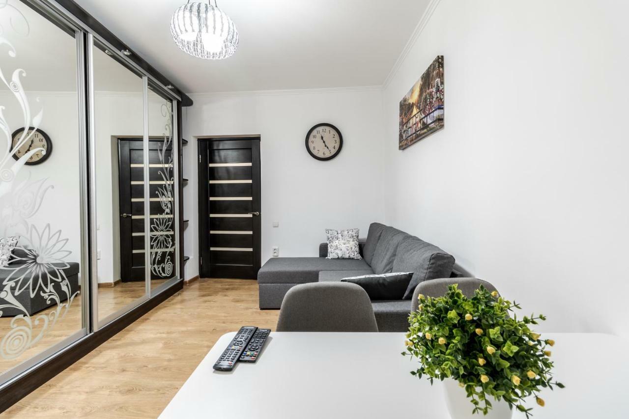 Homey Apartment Lviv Bagian luar foto